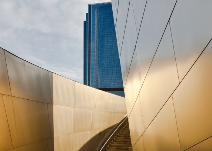 48423-walled-walkway-around-a-modern-building-2025-04-04-14-04-45-utc Large